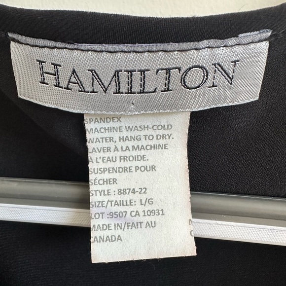 ❤️ Hamilton Women's Ornate Blue and Gold Blouse Large NWOT - Picture 2 of 4